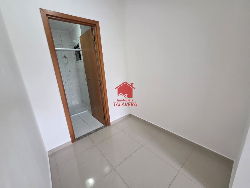 c4cff5bd-8430-401f-bb4e-c8fac6ce734b-TALAVERA COBERTURA Ceramica 21088 Cobertura de 220m² com 04 dormitórios sendo 01 suite, 01 sala para 02 ambientes, 01 cozinha ,02 banheiro social, 01 área gourmet ampla , 01 dispensa,01 area de serviço, 03 vagas de garagem. Prédio com elevador e salão de festas com churrasqueira.



Imóvel fica bem localizado .

Vamos visitar?

