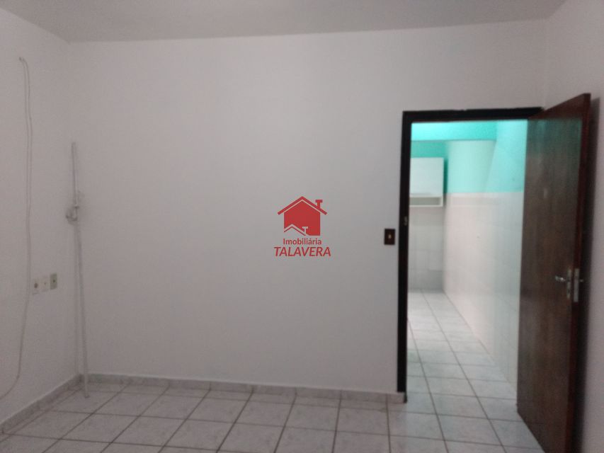 c7bafffd-7e2e-407e-841a-afd0703df690-TALAVERA CASA Sao Jose 20020 Imóvel com 458m de terreno - 395m de construção

São 06 casas com tamanhos próximos (30m) com 03 cômodos. 
01 casa principal com 02 dormitórios, sala, cozinha ,área de serviço e vaga para 02 carros. Conta também com um amplo salão de aprox. 100m com banheiro.
(algumas imagens - para ter conhecimento total das casas, somente com agendamento, imóveis alugados). Excelente opção para renda.

Vamos visitar?