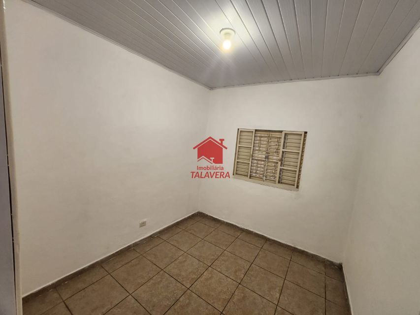 c999ffab-6ccf-43f0-8397-7b51f492a475-TALAVERA CASA Vila Palmares 19388 
Casa  com 85m² com 02 dormitórios, 01 sala , 01 cozinha ,01 banheiro social, 01 área de serviço, 01 quintal no fundos,01 vaga de garagem.



Vamos visitar?
