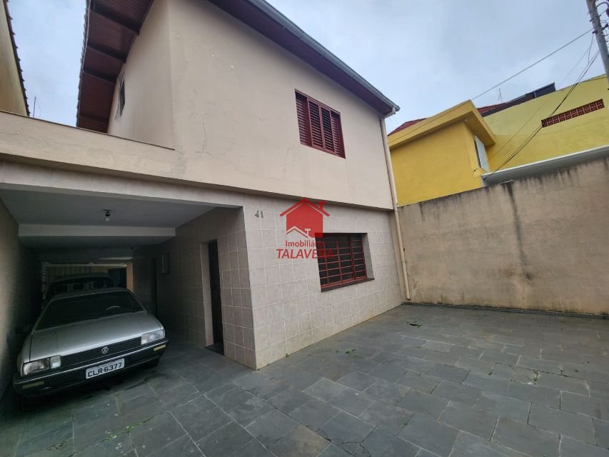 cab596d4-419b-44a7-8974-86c0c6dd2c1f-TALAVERA SOBRADO Palmares 19620 Duas casas no terreno

Casa da frente com 03 dormitórios, 02 banheiros, sala, cozinha ampla, área de serviço e 04 vagas.
Casa dos fundos com 02 cômodos. 

Vamos agendar uma visita?