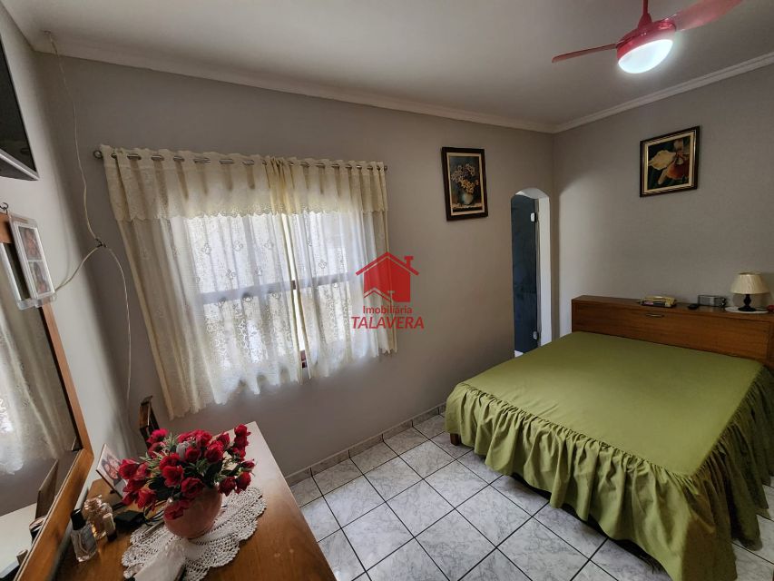 cbd90efc-6e38-43d5-afa0-0e20d38c3a14-TALAVERA CASA Osvaldo Cruz 18264 Dimensões, características e localização do imóvel:

Área Construída: 240m²
Área do Terreno: 160m²
Frente: 8,00m²

Casa com 02 dormitórios (01 suíte com banheira) - sala - cozinha - banheiro social - área de serviço - quintal amplo no centro do imóvel - varanda - 02 vagas.

O imóvel conta com um comércio.

Imóvel fica próximo da rua Visconde de Inhaúma, Parque Chico Mendes, Park Shopping São Caetano e Hospital São Luiz.

Vamos visitar?
