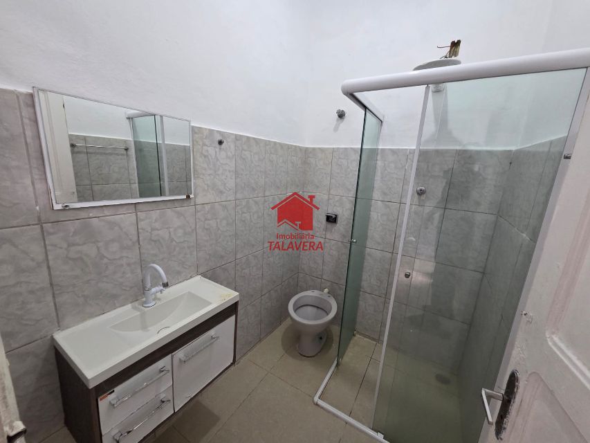 cc4661ce-d359-4085-8773-1ff181ebe734-TALAVERA CASA Santa Paula 21050 Casa térrea com 01 dormitório, 01 sala, 01 cozinha, 01 banheiro social e 01 área de serviço. Imóvel com 03 casas no quintal.
Água divide
Luz independente.