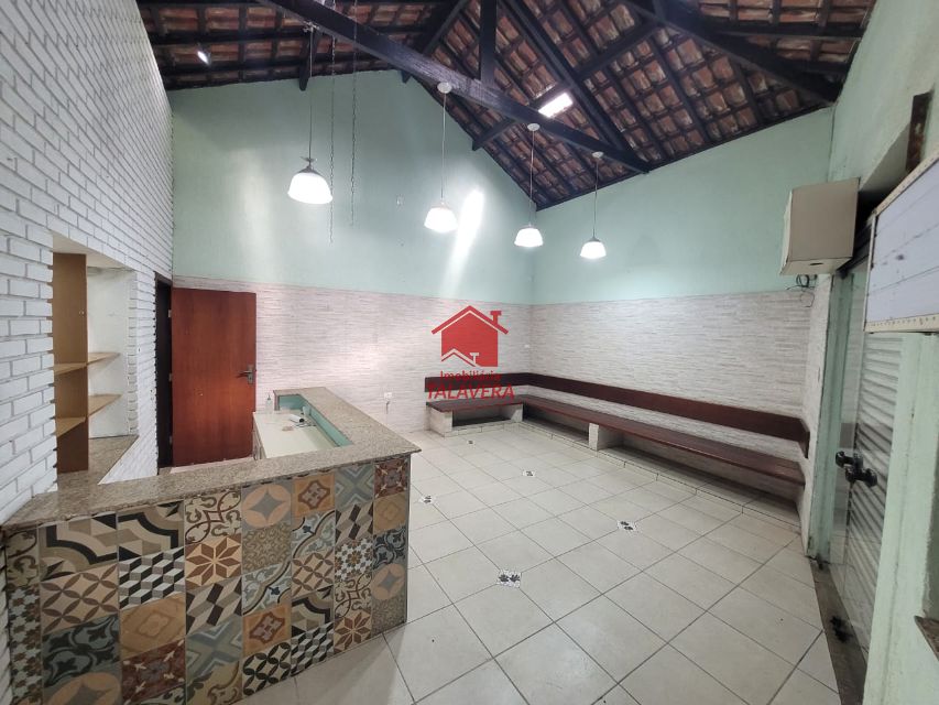 cc8f19bd-5828-4b06-aaf9-c409ef49a50e-TALAVERA CASA Santa Maria 19285 Casa Comercial para locação com 170 m² 

 Sala , Cozinha , Banheiro , Quintal .


Imovel fica bem localizado 