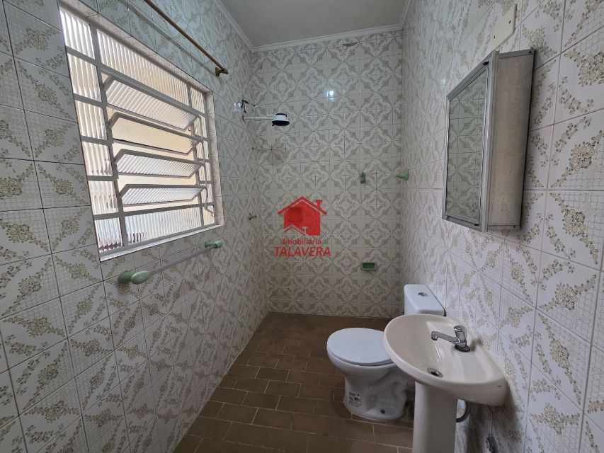 cee6d708-d0ae-4499-ae3d-2032c176347d-TALAVERA CASA Maua 20530 Térrea  de 30m² com 01 dormitório, 01 cozinha ,01 banheiro ,01 área de serviço .

Imóvel fica bem localizado .

Vamos visitar?
