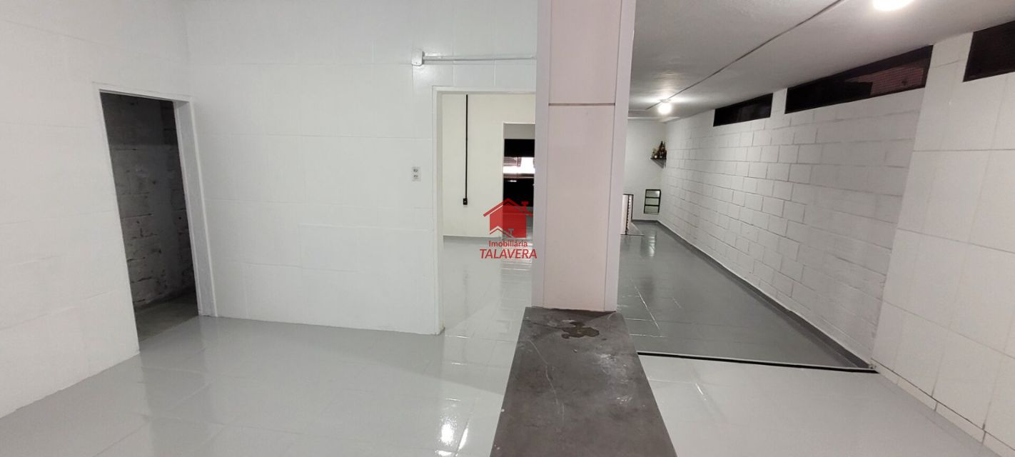 cf60c96a-2d2d-4ae7-be94-1d05ae178940-TALAVERA COMERCIAL Sao Jose 19981 Oportunidade Única! 

Imóvel Comercial para Locação – Vila São José

Já pensou em assumir um ponto histórico da cidade e transformá-lo em um negócio de alto potencial?

Este imovel comercial de 90 m² foi por mais de 33 anos a tradicional Pizzaria O Marujo, a primeira da Vila São José, localizada ao lado do famoso Bar do Peixe (desde 1963)

O imóvel abrigou a Pizzaria O Marujo (1992–2024), referência para milhares de clientes.
Décadas de tradição em um endereço de alto fluxo e reconhecimento.
Localização privilegiada: ao lado de um dos bares mais conhecidos da região e grande sao paulo
Estrutura diferenciada, pronta para operar no modelo similar a dark kitchen, otimizando espaço e reduzindo custos.

Otima localização 

Vamos Visitar ?

