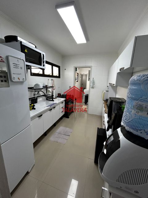 d4adbb0f-1e0e-40b8-8335-17ff59e19727-TALAVERA APARTAMENTO Fundacao 18692 Dimensões, características e localização do imóvel:

Área: 86m²

03 dormitórios - 01 sala para 02 ambientes - 01 banheiro social - 01 banheiro de empregada - 01 área de serviço – 01 cozinha – 01 vaga.

Prédio com elevador e salão de festas.

Imóvel fica próximo do Centro de São Caetano do Sul.

Vamos visitar?
