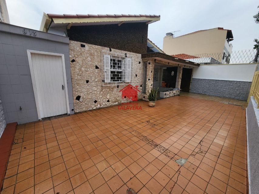 d5e6137c-555a-496a-b675-49f2de1228f7-TALAVERA CASA Osvaldo Cruz 19983 Apartamento de 260m² com 02 dormitórios, 01 sala, 01 cozinha ,02 banheiros, 01 copa ,01 área de serviço  01 quintal , 05 vagas  de garagem.

Imóvel fica próximo á Visconde de Inhauma .

Vamos visitar?
