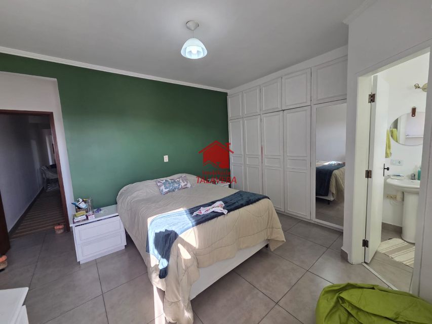 d68674ae-ce4d-4e1a-9a56-782a789bdbe1-TALAVERA APARTAMENTO VILA VALPARAISO 21190 Apartamento de 100m² com 03 dormitórios sendo 01 suíte com sacada  , 01 sala para 02 ambientes, 01 cozinha planejada ,01 banheiro social ,01area de serviço ,02 vagas de garagem.

Diferenciais 

Rack, mesa com 06 cadeiras , armários, fogão, geladeira , micro-ondas, lavadora e mesa com 2 cadeiras 


Imóvel fica bem localizado 



Vamos visitar?
