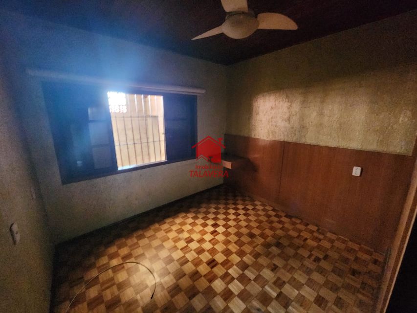 d6b488aa-5c40-4cb2-af12-58a32cccfbf5-TALAVERA CASA Osvaldo Cruz 19839 Casa térrea com 02 dormitórios (01 suíte) e opção de fazer um terceiro dormitório - sala - cozinha - banheiro social - churrasqueira - área de serviço - 03 vagas.

7,5 x 25,00 m