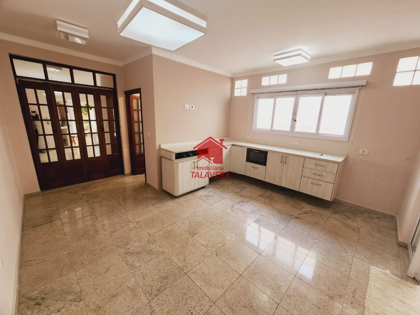 dad6c39f-a141-4407-a1e5-12d5059c4af9-TALAVERA SOBRADO Sao Jose 17093 Ótimo Sobrado Residencial / Comercial 


O imóvel encontra-se com fácil próximo da Visconde com acesso a Comércios, Padarias e muito Mais. 


03 dormitórios sendo 01 suíte com closet, 03 banheiros, 01 copa, 01 cozinha, 01 área de serviço, 01 área gourmet arborizada, 01 depósito com 20m .

03 Vagas de garagem.

Vamos visitar?
