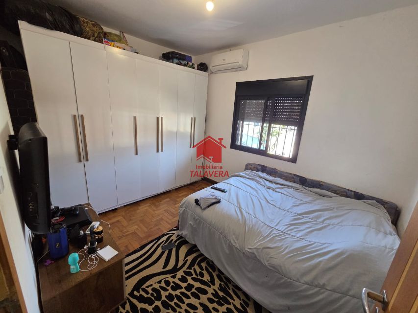 db128d36-c3a3-4ec4-a048-a0f6c0404f58-TALAVERA SOBRADO Osvaldo Cruz 21174 Sobrado para venda com 02 dormitórios - 01 suíte - 01 sala - 01 cozinha - 01 banheiro social - 01 área de serviço com churrasqueira. Sem garagem.

81m construção
59m terreno