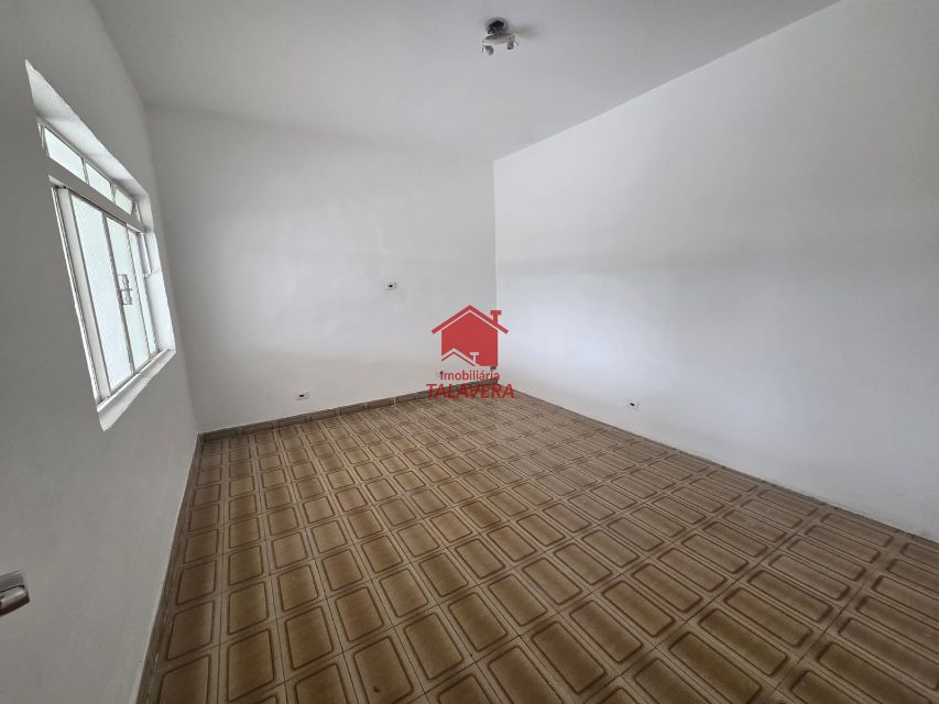 de852a17-c114-480b-919c-cc074488ad16-TALAVERA CASA Jardim Sao Caetano 20259 Imóvel com 03 dormitórios (01 suíte), 01 banheiro social - 01 lavabo - sala 02 ambientes - copa e cozinha - armários planejados. Além disso, conta com um quintal em cima e lavanderia, quintal lateral e garagem.

Ainda possui uma casa na parte de baixo com cômodos amplos, sendo 01 dormitório, 01 sala, 01 cozinha, 01 banheiro e lavanderia com 2 tanques. Imóvel com 17m de frente.