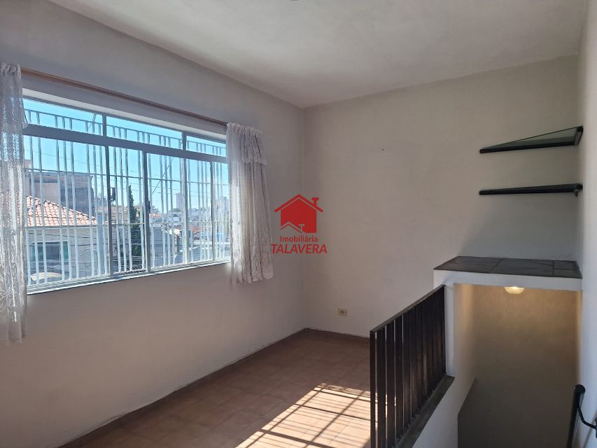 e071bfad-6476-4a1e-9420-cd0ec3ccaa4c-TALAVERA CASA Olimpico 19242 Casa de 70m² com 01 dormitório, outro dormitório pequeno  (01 pode ser escritório), 01 sala, 01 cozinha ,01 banheiro, 01 área de serviço. Sem vaga de garagem.

Vamos visitar?
