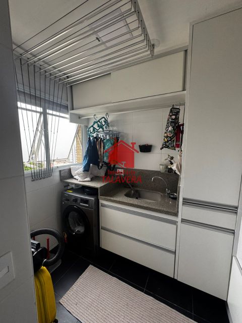 e18d6c2e-981b-4e34-aed4-8b83544a2a60-TALAVERA APARTAMENTO Santa Maria 18636 Dimensões, características e localização do imóvel:

112m²
planejado - lazer completo
03 dormitórios (01 suíte) - sala ampla - varanda gourmet - 01 cozinha - 01 banheiro social - 01 área de serviço – 02 vagas - depósito.

Vamos visitar?