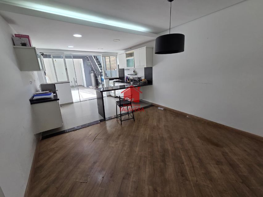 e23ac81f-0ceb-4504-b42e-cc979829c7a5-TALAVERA CASA Osvaldo Cruz 20699 Sobrado  de 180m² com 02 dormitórios sendo 02 suítes ,01 sala para 02 ambientes, 01 cozinha conceito aberto ,01 lavabo, 01 área de serviço com quintal , dispensa  01 vaga de garagem , portão automático, ar condicionado na suite fundos, torneira com aquecimento 

Imóvel fica bem localizado .

Vamos visitar?
