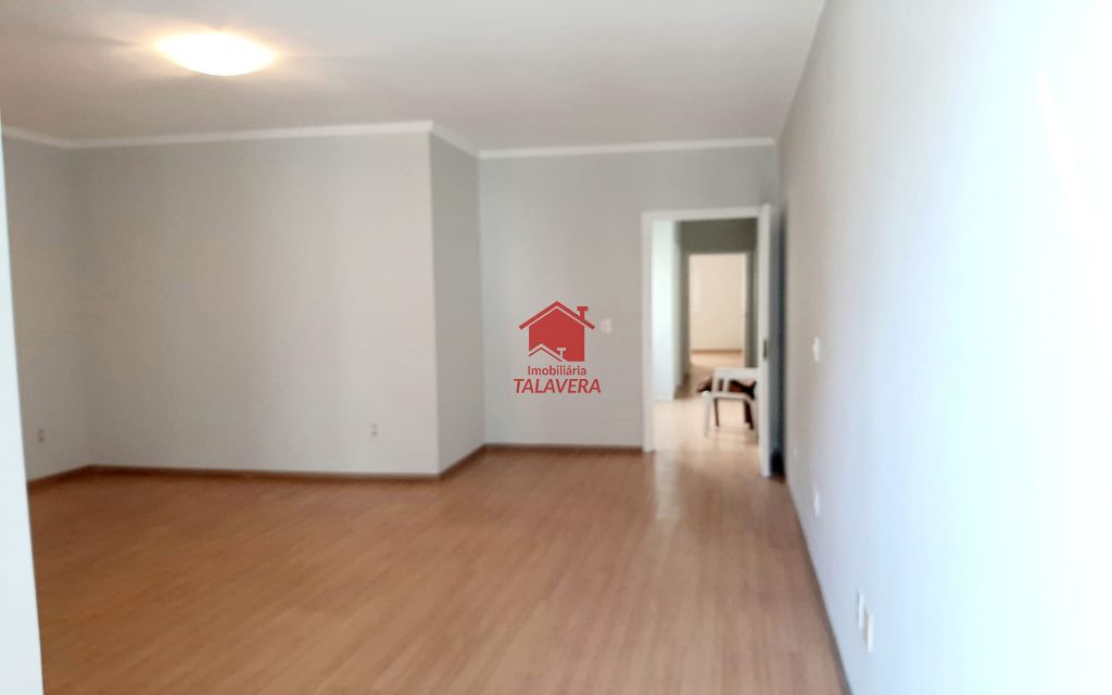 e3563e42-ddcd-4c14-9fa3-5dd5da61951c-TALAVERA SOBRADO Ceramica 11123 Ótimo Sobrado Residencial!
O imóvel encontra-se em um local privilegiado. Com fácil acesso a Rua Castro Alves, Rua Amazonas, Rua Oswaldo Cruz e Rua Fernando Simonsen. Acesso fácil e rápido para São Paulo, São Bernardo do Campo e Santo André. Diversas opções de comércios como farmácias, lojas, perfumarias, padarias e muito mais.

A região é ótima para você que busca praticidade, segurança e entretenimento, agende já uma visita!

Principais características:
Localização impecável - próximo do comércio da rua Visconde de Inhaúma - próximo do Shopping São Caetano

Dimensões e características do Imóvel:
Área Construída: 308m²
Área do Terreno: 150m²
Frente: 5,00m²
Fundos: 30,00m²
03 suítes - Sala de estar - Sala de jantar - Lavabo - Cozinha - Área de Serviço - Jardim de Inverno - Garagem para 06 carros (com sala e banheiro na garagem)
ACEITA APARTAMENTO ATÉ 30% DO VALOR DO IMÓVEL

Vamos visitar?
04/04/2022