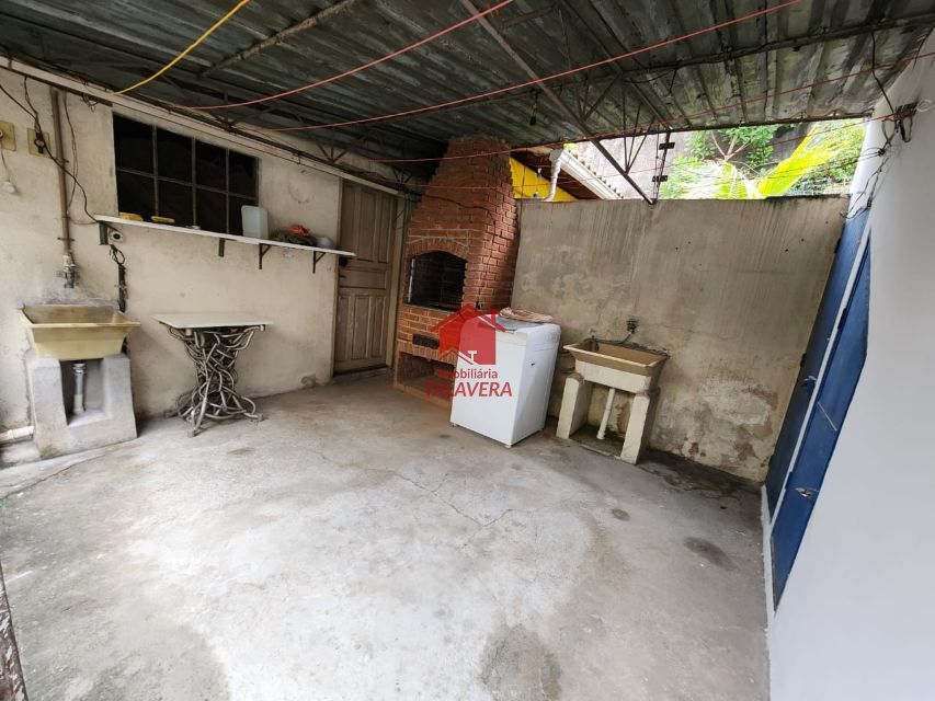 ebf9ee2d-5cb1-4f00-bd9d-ab65d6296e78-TALAVERA CASA Osvaldo Cruz 19505 Casa  de 60m² com 02 dormitórios, 01 sala, 01 cozinha ,01 banheiro social, 01 área de serviço. Sem vaga de Garagem 

Imóvel fica bem localizado .

Vamos visitar?
 
