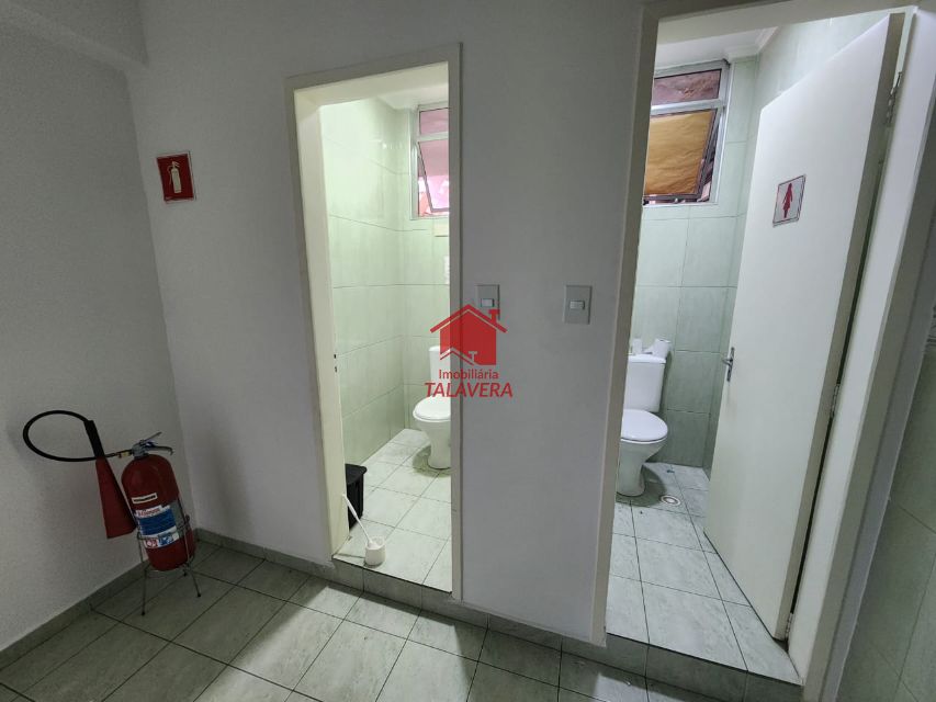 ec627d7d-87b9-4d30-8dda-48e4f82899d2-TALAVERA COMERCIAL Osvaldo Cruz 20130 Salão Comercial 

Salões Principais 80 m²

Piso Superior 
02 banheiros 
03  salas 


Piso Inferior 
130m² 

02 banheiros 
03 salas 
01 corredor aberto 

Imovel fica muito bem localizado 

Vamos Visitar 