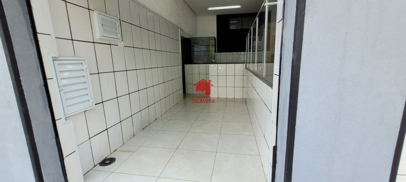 efea95ad-d287-4ebc-bcb5-12dfd941f2bb-TALAVERA COMERCIAL Sao Jose 19965 Oportunidade Única! 

Imóvel Comercial para Locação – Vila São José

Já pensou em assumir um ponto histórico da cidade e transformá-lo em um negócio de alto potencial?

Este imovel comercial de 90 m² foi por mais de 33 anos a tradicional Pizzaria O Marujo, a primeira da Vila São José, localizada ao lado do famoso Bar do Peixe (desde 1963)

O imóvel abrigou a Pizzaria O Marujo (1992–2024), referência para milhares de clientes.
Décadas de tradição em um endereço de alto fluxo e reconhecimento.
Localização privilegiada: ao lado de um dos bares mais conhecidos da região e grande sao paulo
Estrutura diferenciada, pronta para operar no modelo similar a dark kitchen, otimizando espaço e reduzindo custos.

Otima localização 

Vamos Visitar ?

