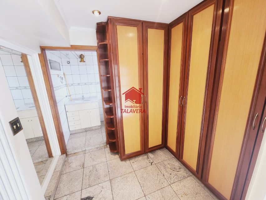 f0f0c970-205f-4faa-9d7f-a974dc7881fe-TALAVERA SOBRADO Sao Jose 17104 Ótimo Sobrado Residencial / Comercial 


O imóvel encontra-se com fácil próximo da Visconde com acesso a Comércios, Padarias e muito Mais. 


03 dormitórios sendo 01 suíte com closet, 03 banheiros, 01 copa, 01 cozinha, 01 área de serviço, 01 área gourmet arborizada, 01 depósito com 20m .

03 Vagas de garagem.

Vamos visitar?
