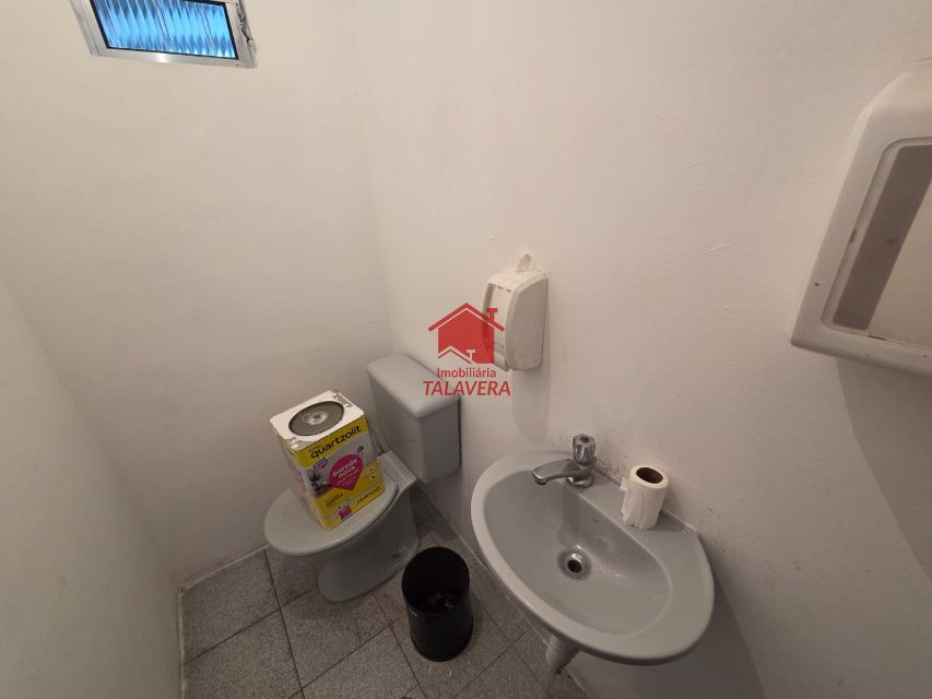 f1b50773-9e7a-459a-96f5-db748d722b25-TALAVERA COMERCIAL Olimpico 20643 Casa Comercial de 85m² com 05 salas , 01 cozinha ,01 banheiro,01 lavabo  01 área de serviço, 02 vagas.

Imóvel fica bem localizado .

Vamos visitar?
