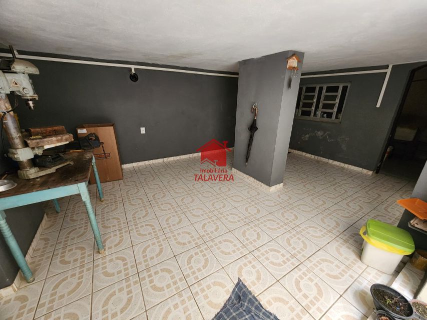 f587ddd4-d0bd-49ad-83f5-c00bedaa28c5-TALAVERA CASA Osvaldo Cruz 18254 Dimensões, características e localização do imóvel:

Área Construída: 240m²
Área do Terreno: 160m²
Frente: 8,00m²

Casa com 02 dormitórios (01 suíte com banheira) - sala - cozinha - banheiro social - área de serviço - quintal amplo no centro do imóvel - varanda - 02 vagas.

O imóvel conta com um comércio.

Imóvel fica próximo da rua Visconde de Inhaúma, Parque Chico Mendes, Park Shopping São Caetano e Hospital São Luiz.

Vamos visitar?
