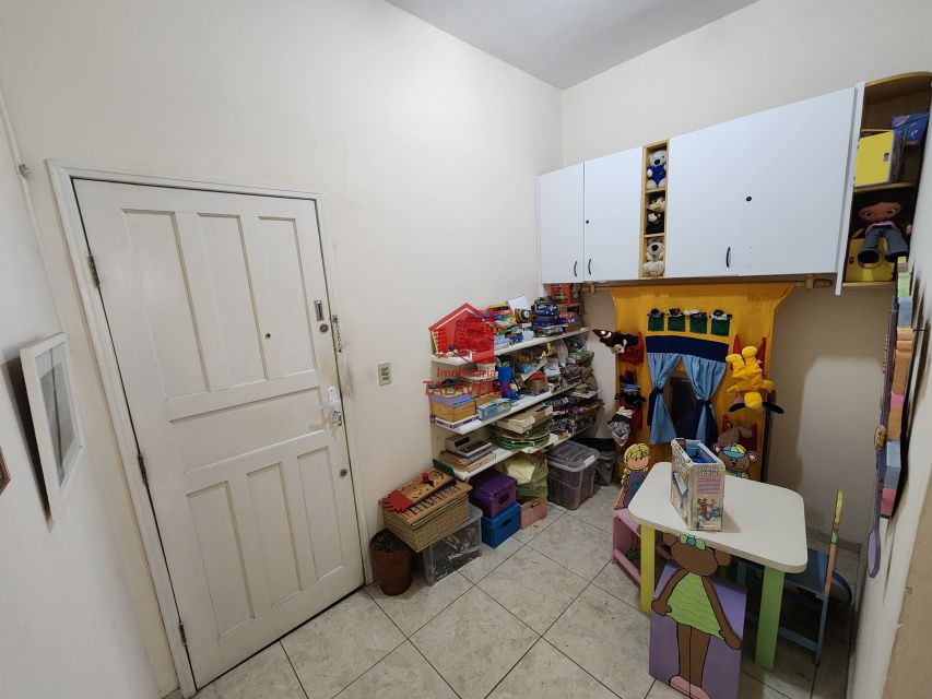 f61b83ba-d562-47d3-afad-d6873ca579e6-TALAVERA SALA COMERCIAL Centro 19951 Sala comercial com 31,40m
Primeiro andar - com escada.
Localização privilegiada.

Vamos visitar?