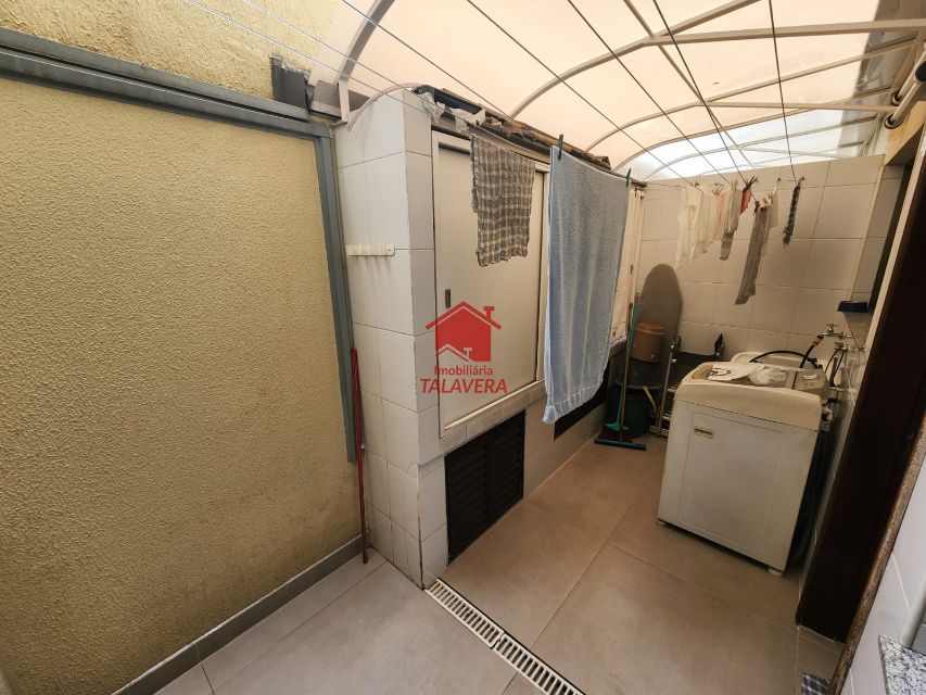 f67f5f01-61dd-410c-ae1a-46402f583e61-TALAVERA APARTAMENTO Santa Maria 19225 87m² planejado e ar condicionado nos cômodos - com 03 dormitórios (01 suíte)  - sala 02 ambientes com sacada - banheiro social - cozinha - área de serviço - 02 vagas. Prédio com elevador.