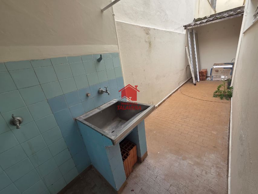 f8419d7d-5a95-4cc3-b324-3d8180b402f2-TALAVERA CASA Ceramica 21101 Sobrado  de 116m² com 03 dormitórios, 01 sala, 01 cozinha ,01 banheiro social, 01 área de serviço,01 lavabo , 01 vaga de garagem .



Imóvel fica bem localizado .

Vamos visitar?

