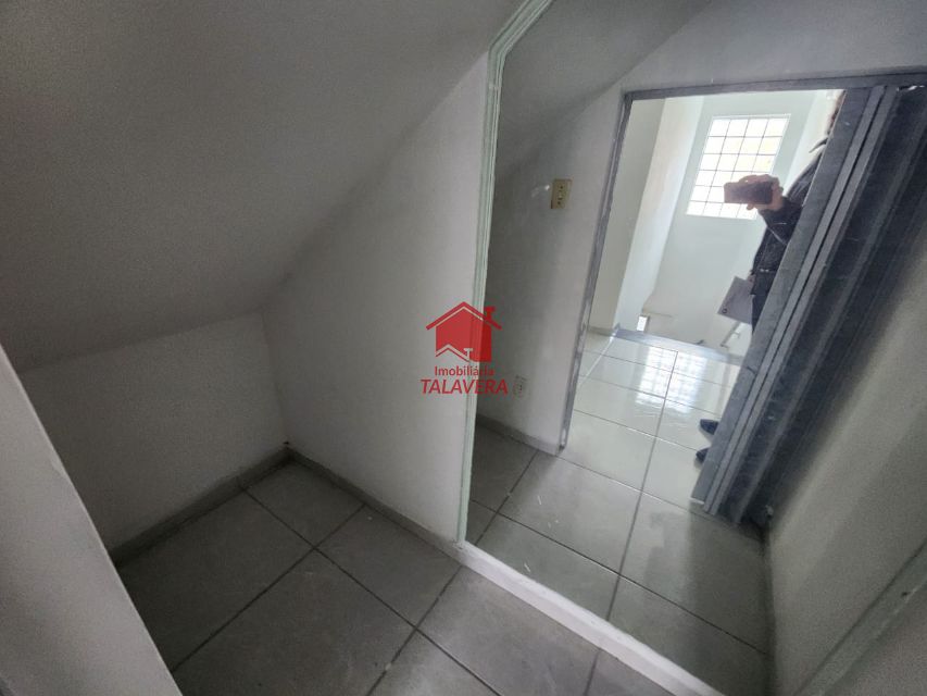 faa4bf76-30a0-484a-9f95-0f97631afbc3-TALAVERA SOBRADO Osvaldo Cruz 19214 02 dormitórios - 01 sala com 02 ambientes - cozinha - banheiro social - lavabo - área de serviço - laje com 25m² - 01 vaga.