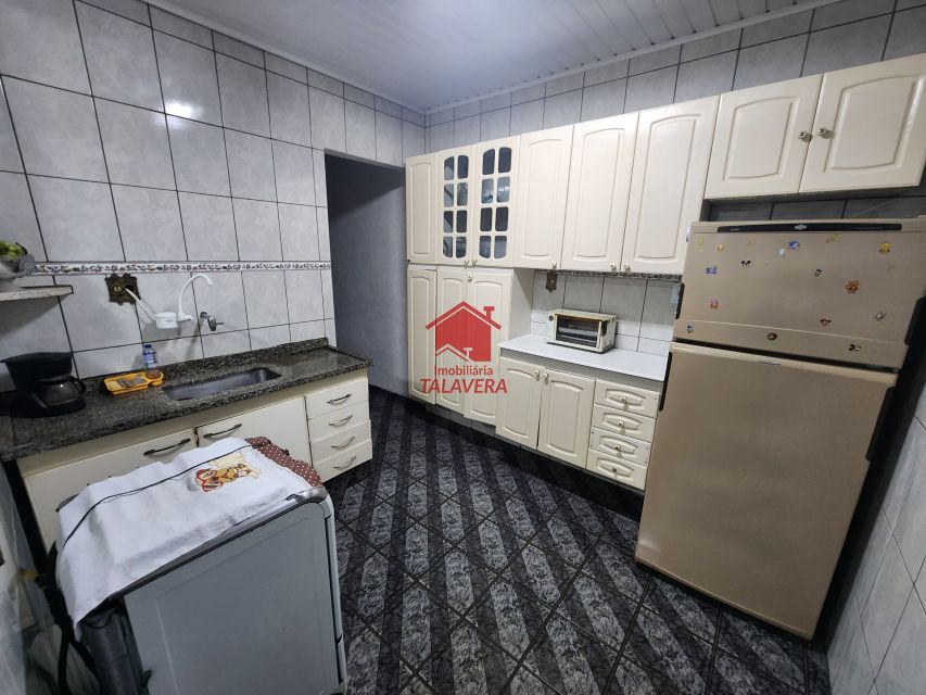 fb3435dc-5875-4959-8d51-3cc333c8bb02-TALAVERA CASA Santa Paula 19938 Casa para venda com sala, 02 dormitórios, 02 banheiros, cozinha, área de serviço, quintal e 02 vagas.

141,36m terreno
184,00m construção

Vamos visitar?