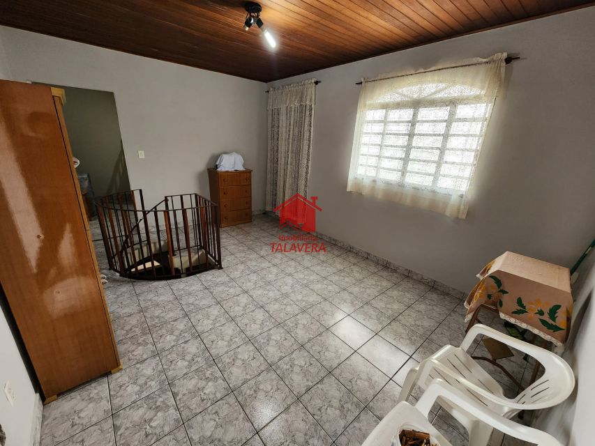 fb93825a-f1ce-48d5-b4ba-798fdd975249-TALAVERA CASA Osvaldo Cruz 18266 Dimensões, características e localização do imóvel:

Área Construída: 240m²
Área do Terreno: 160m²
Frente: 8,00m²

Casa com 02 dormitórios (01 suíte com banheira) - sala - cozinha - banheiro social - área de serviço - quintal amplo no centro do imóvel - varanda - 02 vagas.

O imóvel conta com um comércio.

Imóvel fica próximo da rua Visconde de Inhaúma, Parque Chico Mendes, Park Shopping São Caetano e Hospital São Luiz.

Vamos visitar?
