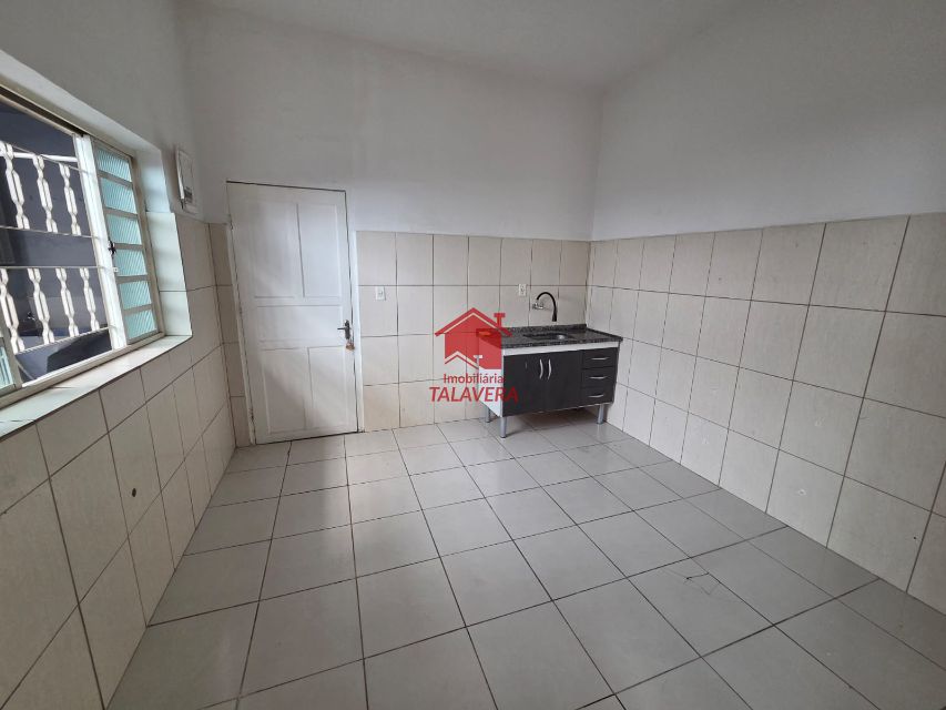 fe14e8f7-15e0-4631-84c0-ecb32377944c-TALAVERA CASA Santa Paula 21051 Casa térrea com 01 dormitório, 01 sala, 01 cozinha, 01 banheiro social e 01 área de serviço. Imóvel com 03 casas no quintal.
Água divide
Luz independente.