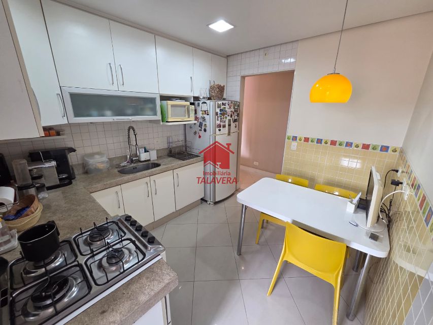 ff31f0d6-40ab-4568-b2a0-471cf21a2352-TALAVERA APARTAMENTO Ceramica 20792 Apartamento para venda B. Cerâmica - São Caetano do Sul - SP.

94m planejado
03 dormitórios (01 suíte c/ closet e sacada)  - 01 sala 02 ambientes c/ sacada - 01 cozinha - 01 banheiro social - 01 lavabo - 01 área serviço - 01 vaga determinada. Prédio com elevador e salão de festas com churrasqueira.
