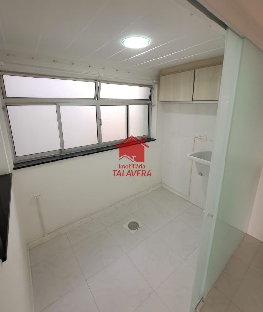 ff5b3aad-cd85-4847-a404-5374da459dec-TALAVERA APARTAMENTO Osvaldo Cruz 19877 Dimensões, características e localização do imóvel:

Apartamento com planejados de 76,12m² com 02 dormitórios - 01 sala para 02 ambientes - 02 banheiros - 01 área de serviço – 01 vaga determinada.

Apartamento arejado - planejados - piso de porcelanato em todo apto - somente escada

Imóvel fica próximo do comércio da rua Visconde de Inhaúma, Parque Chico Mendes, Park Shopping São Caetano e Hospital São Luiz.

Vamos visitar?
