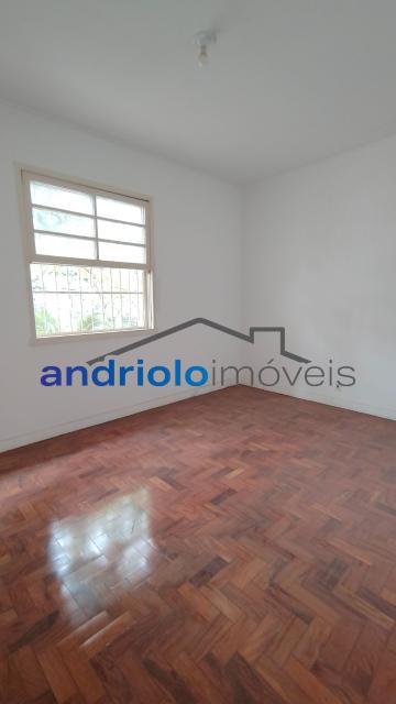 CASA RESIDENCIAL 190m²  com Perto de escolas, Perto de transporte público, Perto de vias de acesso, Area de Servico, Entrada Lateral, Escritorio, Quintal, Sala de Jantar, 3 Dormitórios, 3 Banheiros, 2 Salas, 2 Garagem, Ar Condicionado, Lavabo, Cozinha, Edicula, Jardim. 
EXCELENTE NEGOCIO