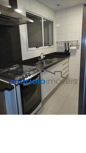 Apartamento espaçoso e elegante em condomínio fechado na Granja Julieta. Planta bem distribuída, com excelente acabamento e varanda gourmet. Perfeito para quem busca conforto, lazer e segurança em localização privilegiada.

3 dormitórios, sendo 1 suíte com closet

4 banheiros (incluindo lavabo)

2 salas (estar e jantar)

Cozinha planejada com armários

Área de serviço

Terraço gourmet com churrasqueira

Varanda

Sacada

Armários embutidos

2 vagas cobertas de garagem + garagem rotativa para visitantes

Lazer e estrutura do condomínio: assessoria esportiva

Portaria 24h e segurança patrimonial

Piscina

Playground

Quadra poliesportiva

Sala de ginástica

Sauna

Salão de festas

Salão de jogos

Elevador

Interfone

Gerador

Detalhes do prédio:

23 andares

4 apartamentos por andar

Localização excelente:
? Próximo ao Shopping
? Perto de escolas e transporte público
? Fácil acesso às principais vias

Agende uma visita