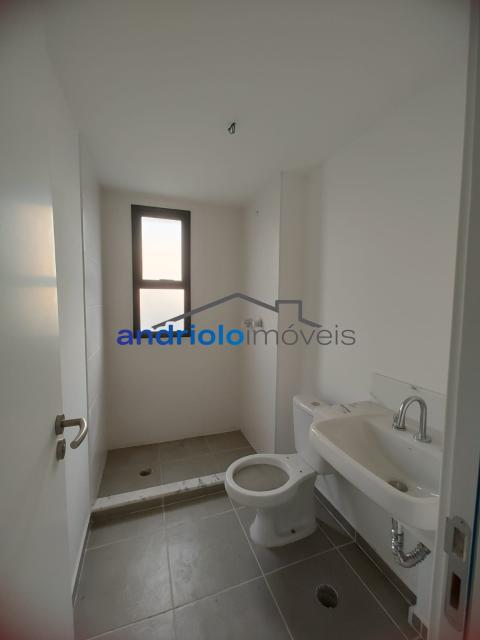 Viva com estilo e elegância nesta maravilhosa cobertura duplex com pé direito duplo! Localizada em uma das áreas mais desejadas do Alto da Boa Vista, esta cobertura oferece uma vista espetacular e uma infraestrutura completa.
Características do Imóvel: 76m² de área privativa, Imóvel no contrapiso, pronto para personalização, 1 suíte com varanda privativa, 2 banheiros + lavabo, Cozinha, sala de estar e jantar, área de serviço, varanda para momentos de lazer, 1 vaga de garagem coberta.
Condomínio Completo: Portaria 24h para sua segurança, Piscina para relaxar e se refrescar, Estrutura moderna e bem localizada, Aproveite essa oportunidade única de adquirir uma cobertura exclusiva no Alto da Boa Vista, com potencial de customização e todos os benefícios de um condomínio completo.

Para mais informações ou agendar uma visita, entre em contato conosco!