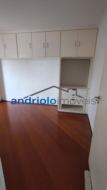 CASA RESIDENCIAL 184m²  com Area de Servico, Armario de Cozinha, Armario Embutido, Churrasqueira, Closet, Despensa, Entrada de Servico Independent, Quintal, Sala de Jantar, 3 Dormitórios, 1 Suites, 4 Banheiros, 2 Salas, 2 Vagas, 2 Garagem, Ar Condicionado, Lavabo, Cozinha, Dormitório Empregada, Garagem Coberta, Edicula, Vaga Coberta. Aceita financiamento. 