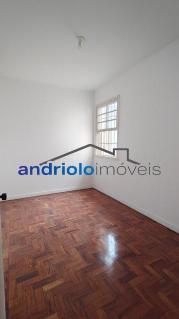 CASA RESIDENCIAL 190m²  com Perto de escolas, Perto de transporte público, Perto de vias de acesso, Area de Servico, Entrada Lateral, Escritorio, Quintal, Sala de Jantar, 3 Dormitórios, 3 Banheiros, 2 Salas, 2 Garagem, Ar Condicionado, Lavabo, Cozinha, Edicula, Jardim. 
EXCELENTE NEGOCIO