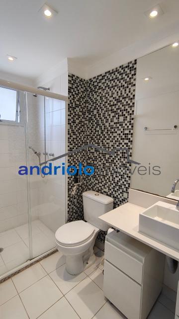 Este belíssimo apartamento residencial de 154m² oferece ambientes amplos, bem distribuídos e infraestrutura completa para toda a família.
O imóvel conta com 4 dormitórios, sendo 3 suítes. Um dos dormitórios foi adaptado para uma aconchegante sala de TV ou ate mesmo para receber visitas, proporcionando ainda mais conforto e versatilidade aos ambientes. Possui amplo closet, lavabo, 5 banheiros, sala de jantar e uma maravilhosa varanda gourmet com churrasqueira a carvão, ideal para receber amigos e familiares.
Conta ainda com ar-condicionado de primeira linha, recentemente substituído, garantindo maior eficiência, conforto térmico e modernidade ao imóvel. Além disso, possui armários embutidos, armários de cozinha, área de serviço, WC de empregada, cozinha funcional.
O condomínio oferece lazer completo, segurança e comodidade para toda a família:
O imóvel possui 2 vagas cobertas de garagem, com fácil acesso às principais vias da região, próximo a shopping centers, escolas e transporte 