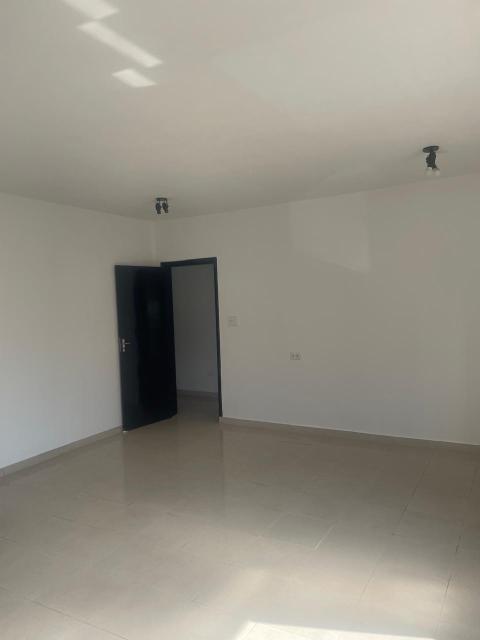 Conjunto Comercial Para Locação, Situado no Bairro Campo Belo, Próximo ao Aeroporto de Congonhas - Localizado na Rua Vieira de Morais, Com 1 Copa, 1 Banheiro e 2 Salas. Alugamos salas separadamente também.