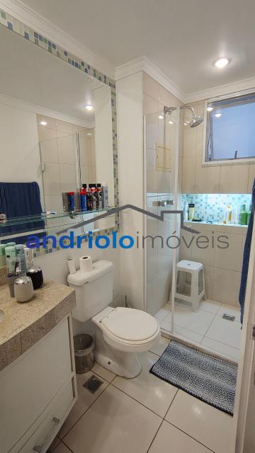 Apartamento sofisticado e mobiliado com requinte em condomínio fechado, ideal para quem busca conforto, praticidade e excelente localização. Com ambientes amplos, modernos e muito bem distribuídos, o imóvel oferece varanda gourmet , churrasqueira a carvão, terraço gourmet e ar-condicionado na varanda, sala e suite.
São 3 dormitórios, todos suítes, além de closet, escritório, lavabo, ampla sala de jantar e estar aconchegantes para receber familiares e amigos com muito estilo. A cozinha conta com armários planejados, área de serviço funcional.
O apartamento possui 2 vagas cobertas, depósito no subsolo e está localizado em andar alto.
O condomínio oferece infraestrutura completa com portaria 24 horas, piscina, sauna, salão de festas, salão de jogos, quadra poliesportiva, enfim lazer completo.
Localização privilegiada, próximo a shopping centers, escolas, transporte público e importantes vias de acesso.