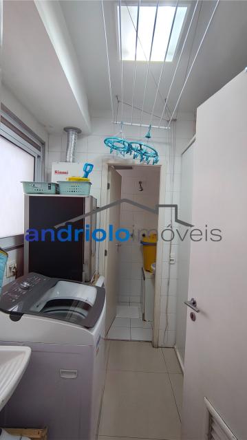 APARTAMENTO RESIDENCIAL 138m²  
Se você procura conforto e praticidade, este apartamento é a escolha ideal! Com 3 suítes, o imóvel é repleto de armários planejados, acabamentos de otima qualidade. Localizado em um condomínio clube, próximo à estação de metro Alto da Boa Vista, com fácil acesso às principais avenidas da região. Características do Imóvel: 3 suítes, area de serviço com armários planejados, Cozinha equipada com armários planejados e geladeira, Dormitórios com armários embutidos, Terraço Gourmet com churrasqueira, Depósito no subsolo, Sala de jantar e estar aconchegantes, Ar condicionado para maior conforto, Lavabo, 2 vagas de garagem cobertas Área Comum do Condomínio: Duas piscinas sendo uma aquecida, Playground para as crianças, Quadra poliesportiva, Sala de ginástica, Segurança patrimonial 24h, Salão de festas e salão de jogos, Sauna.