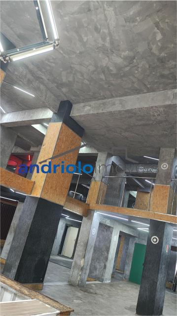 Loja na avenida Ipiranga com 98m² 