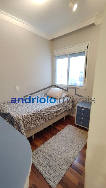 Apartamento sofisticado e mobiliado com requinte em condomínio fechado, ideal para quem busca conforto, praticidade e excelente localização. Com ambientes amplos, modernos e muito bem distribuídos, o imóvel oferece varanda gourmet , churrasqueira a carvão, terraço gourmet e ar-condicionado na varanda, sala e suite.
São 3 dormitórios, todos suítes, além de closet, escritório, lavabo, ampla sala de jantar e estar aconchegantes para receber familiares e amigos com muito estilo. A cozinha conta com armários planejados, área de serviço funcional.
O apartamento possui 2 vagas cobertas, depósito no subsolo e está localizado em andar alto.
O condomínio oferece infraestrutura completa com portaria 24 horas, piscina, sauna, salão de festas, salão de jogos, quadra poliesportiva, enfim lazer completo.
Localização privilegiada, próximo a shopping centers, escolas, transporte público e importantes vias de acesso.
