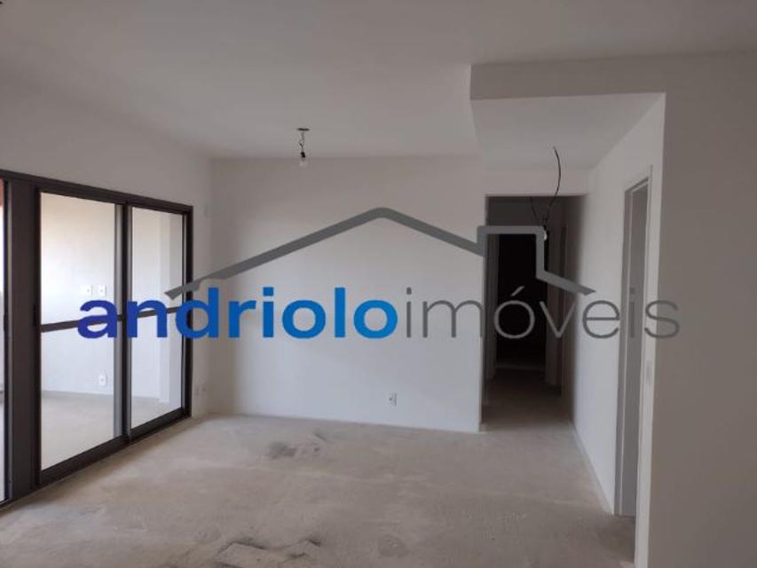 Condomínio Hi View Alto da Boa Vista.
Rua Coronel Luiz Barroso, 566.  
-95,85 metros.
-1 suíte com sacada.
-1 dormitório.
-1 lavabo.
-Total de 3 banheiros.
-5 elevadores por andar. Sendo 3 elevadores no Hall desta unidade.
-1 vaga de garagem livre. Não precisa de manobrista.
-Lazer completo.
-Sol da manhã.
-Pé direito duplo no Hall Social na entrada do Condomínio.
-11° andar.
-Vista para Granja Julieta, Parque Severo Gomes e Av Engenheiro Luiz Carlos Berrini.
-7 minutos a pé do metrô Adolfo Pinheiro, distância de 550 metros.
-9 minutos a pé do metrô Alto da Boa Vista, distância de 650 metros.
-IPTU R$ 146,46
-Condomínio R$ 611,28
-Implantação do sistema de segurança R$ 214,43