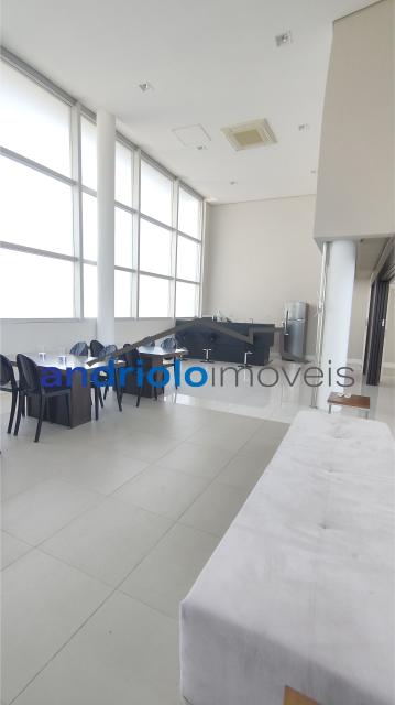 Studio moderno e bem localizado, ideal para quem busca praticidade e mobilidade na zona sul de São Paulo.

34m² bem distribuídos

Ambiente integrado

1 banheiro

1 vaga de garagem

Condomínio com:

Portaria 24h

Segurança

Vaga DE GARAGEM
Academia
Piscina
Lavanderia
Salão de festas
Sala Home office

Localização privilegiada:
? Próximo ao Shopping
? Próximo a escolas
? Fácil acesso ao transporte público e principais vias

Condições:
[inserir valor do aluguel, condomínio e IPTU se desejar]

Agende sua visita!