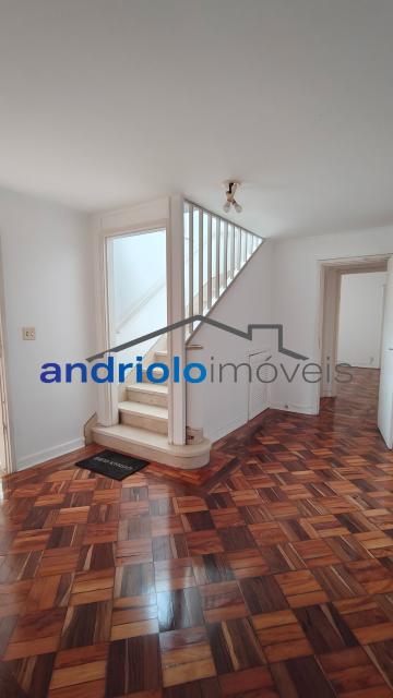 CASA RESIDENCIAL 190m²  com Perto de escolas, Perto de transporte público, Perto de vias de acesso, Area de Servico, Entrada Lateral, Escritorio, Quintal, Sala de Jantar, 3 Dormitórios, 3 Banheiros, 2 Salas, 2 Garagem, Ar Condicionado, Lavabo, Cozinha, Edicula, Jardim. 
EXCELENTE NEGOCIO