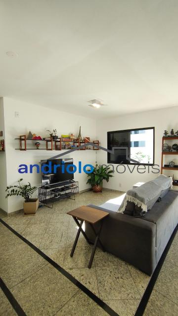 Excelente apartamento com 92,73 m² de área privativa e 53,41 m² de área comum, projetado para oferecer conforto, praticidade e qualidade de vida.

O imóvel conta com:

2 suítes;
2 salas amplas e bem iluminadas;
Varanda;
Sol da manhã em todo o apartamento;
1 vaga de garagem;
1 depósito privativo.

O condomínio oferece uma infraestrutura completa, com:

Piscina;
Salão de festas;
Academia.

Localizado em uma região privilegiada, o apartamento está próximo a comércios, restaurantes, supermercados e diversos serviços, proporcionando praticidade para o dia a dia e excelente mobilidade.

Uma ótima oportunidade para quem busca conforto, segurança e uma localização estratégica. Agende sua visita e venha conhecer este excelente imóvel!